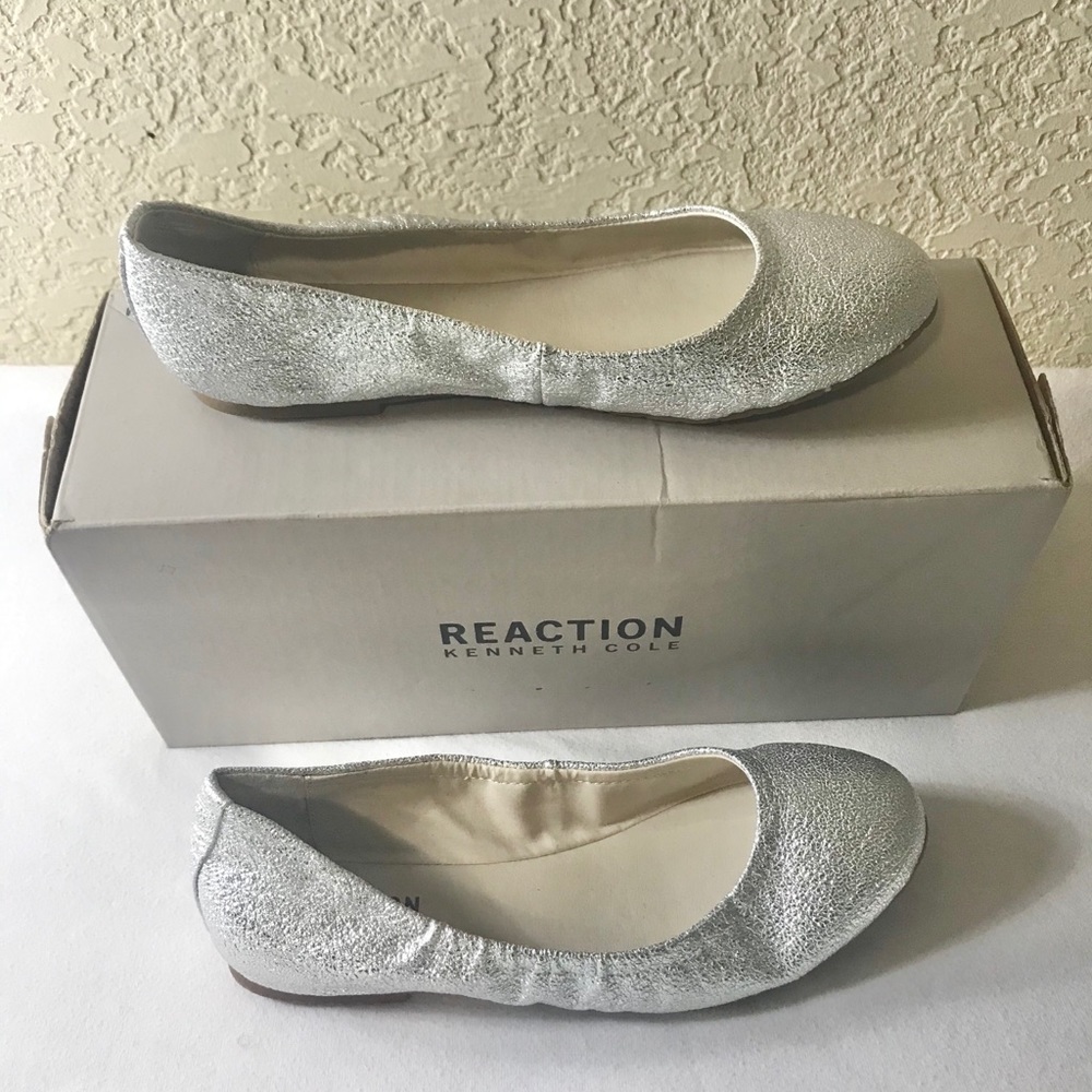 Kenneth Cole Reaction Flats